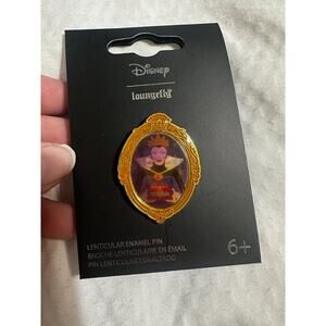 Disney pin - Evil Queen/Mirror NEW